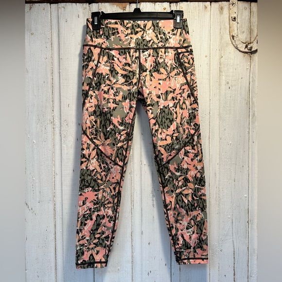 NWOT Sweaty Betty Limited Edition Power Sports Bra and 7/8 Leggings Workout Set - Picture 11 of 13